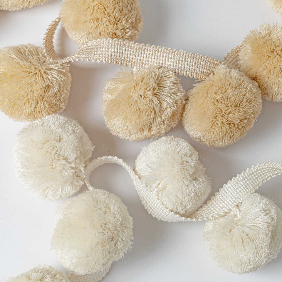 Jungle Poms - Cream - KRAVET COUTURE Recortar
