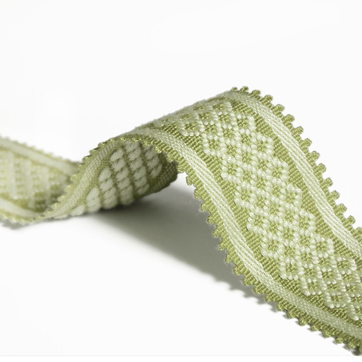 Bastille Braid - Leaf - Brunschwig & Fils Recortar