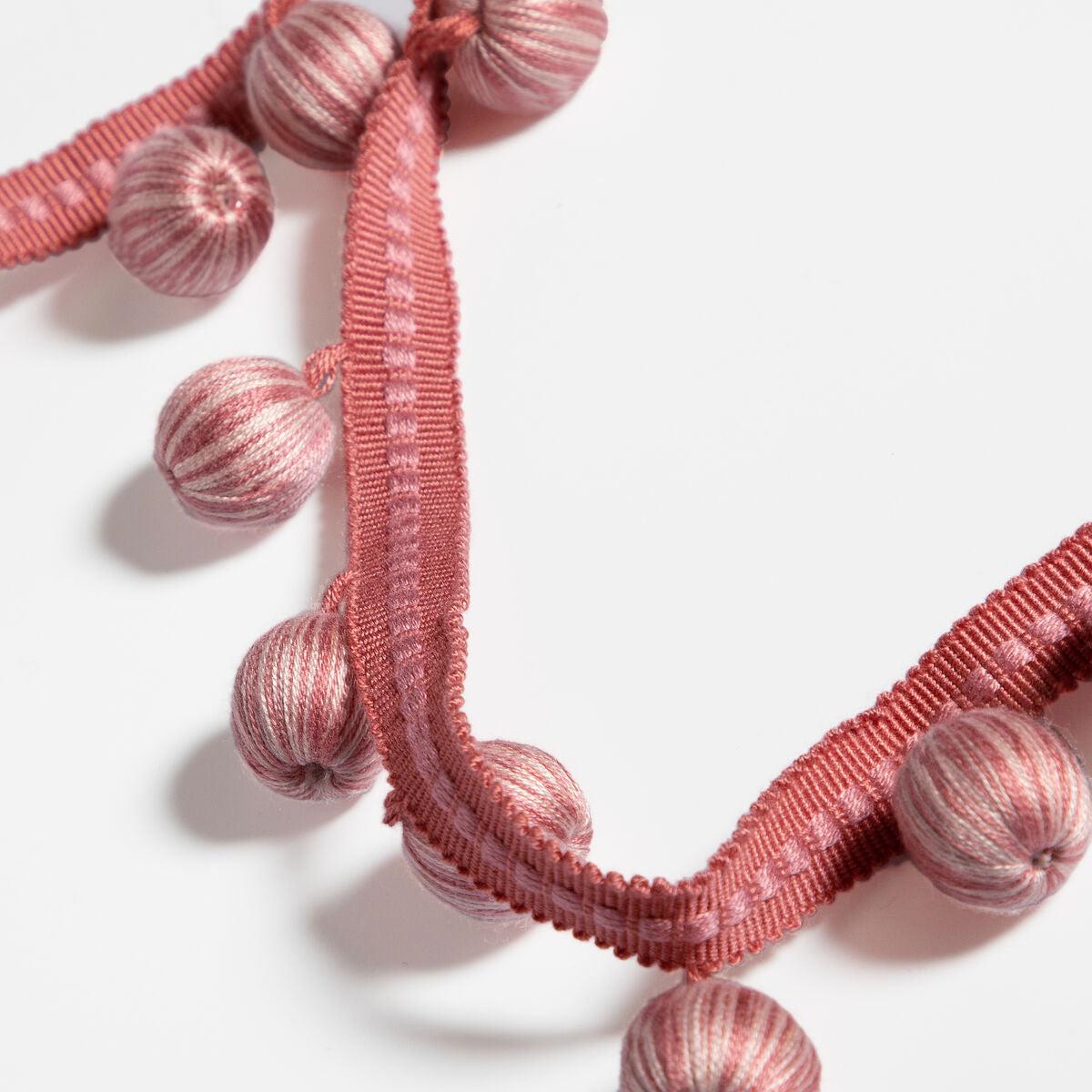 Claude Ball Fringe - Petal - Brunschwig & Fils Recortar