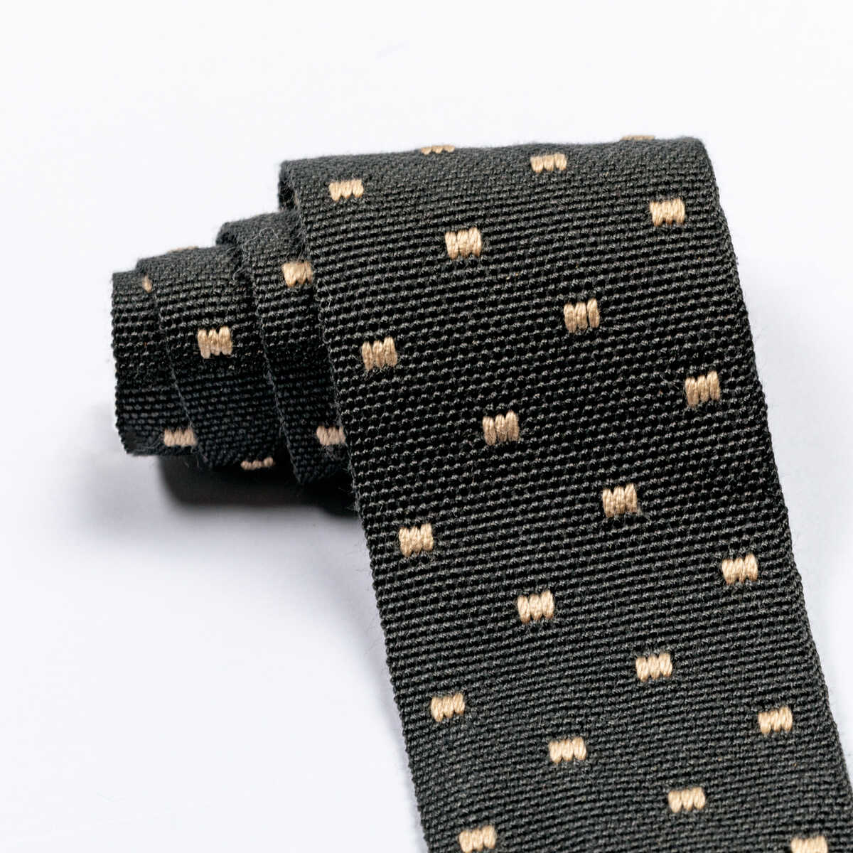 Epoq Tape - Noir - LEE JOFA MODERN Trim