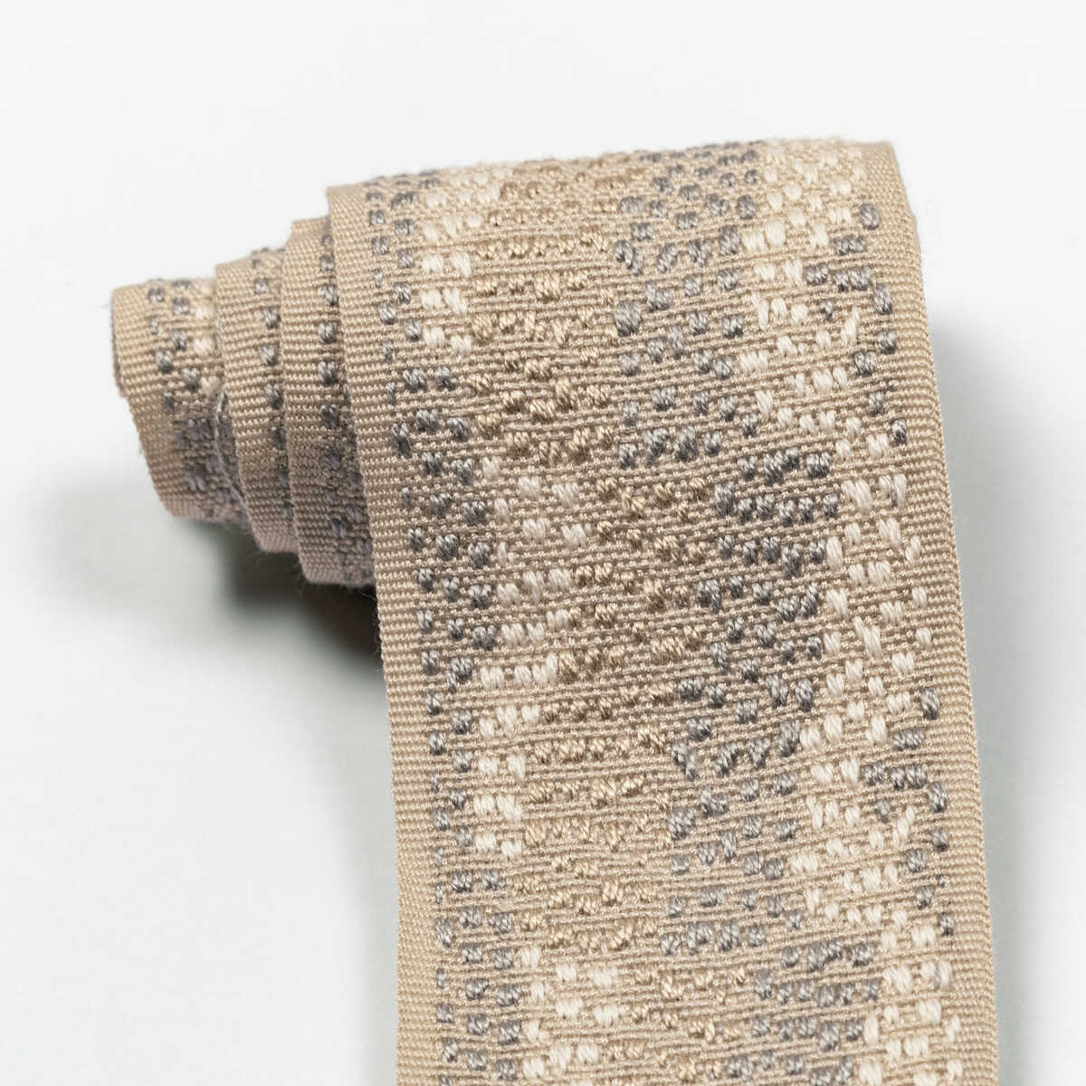 Surge Tape - Oatmeal - LEE JOFA MODERN Trim