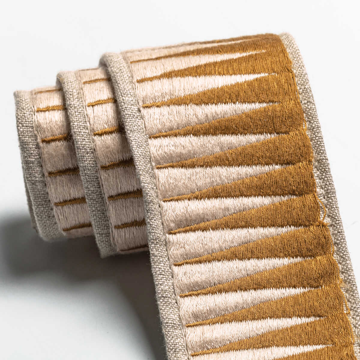 Bravado Tape - Silt Clay - LEE JOFA MODERN Trim