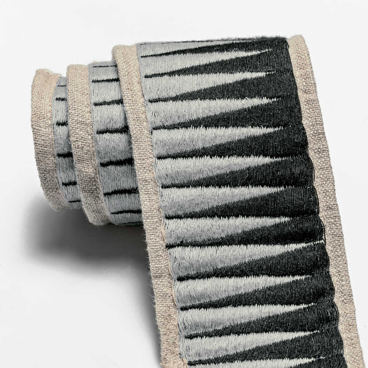 Bravado Tape - Ebony Graphite - LEE JOFA MODERN Trim