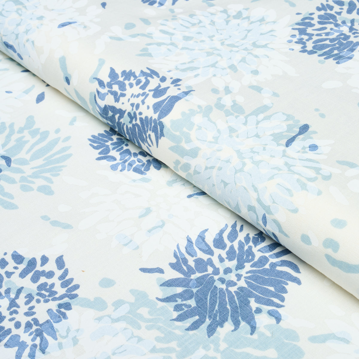 CHRYSANTHEMUM-BY-TILLETT-BLUES-SCHUMACHER-TL400013 - Schumacher Fabric