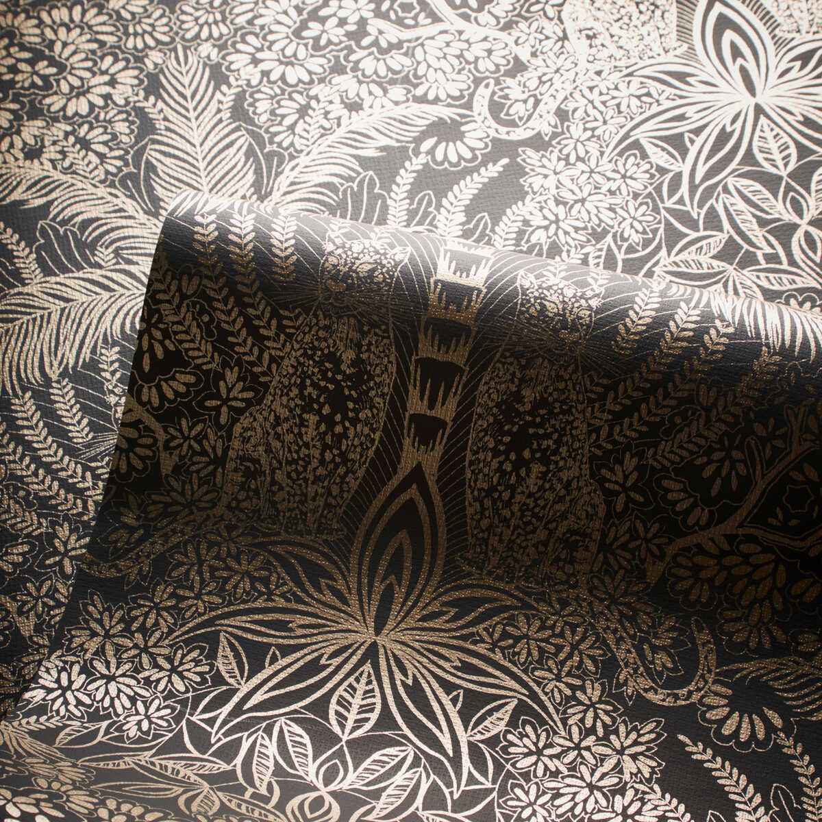 Leopardo-Antique-Noir-Wp-Clarke-And-Clarke-Wallpaper - CLARKE AND CLARKE Wallpaper