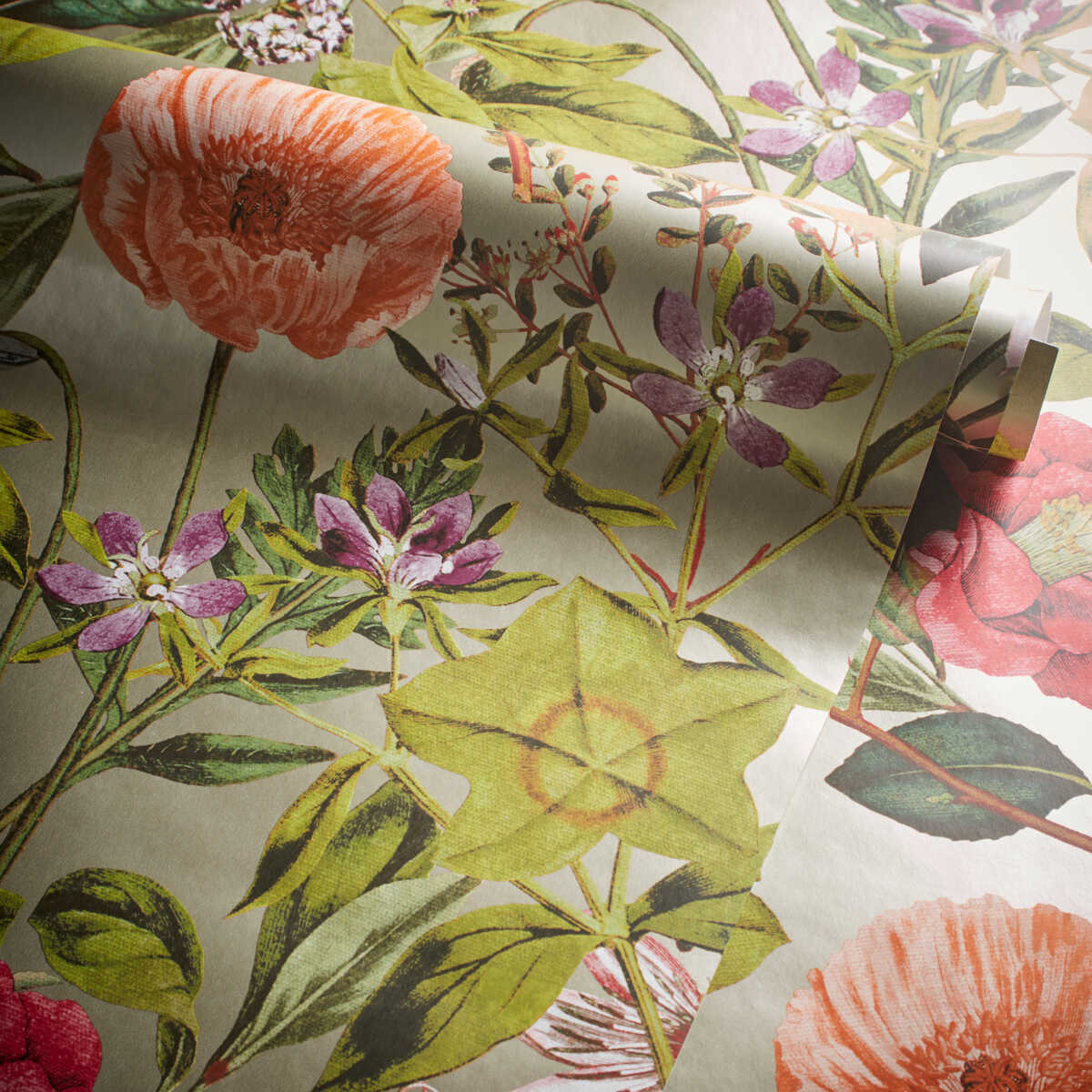 Passiflora - Mulberry/Gilver Wp - CLARKE AND CLARKE Wallpaper