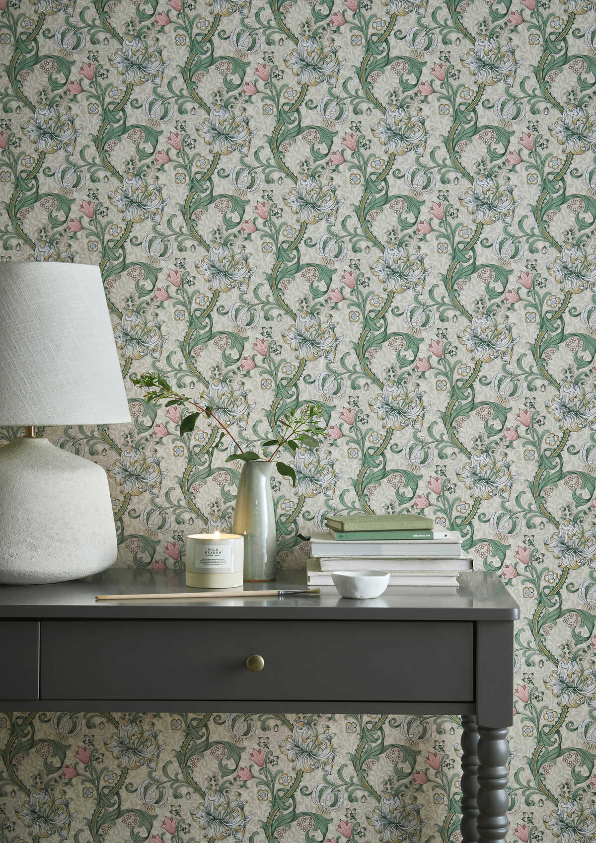 Golden Lily - Linen Wp - CLARKE AND CLARKE Wallpaper
