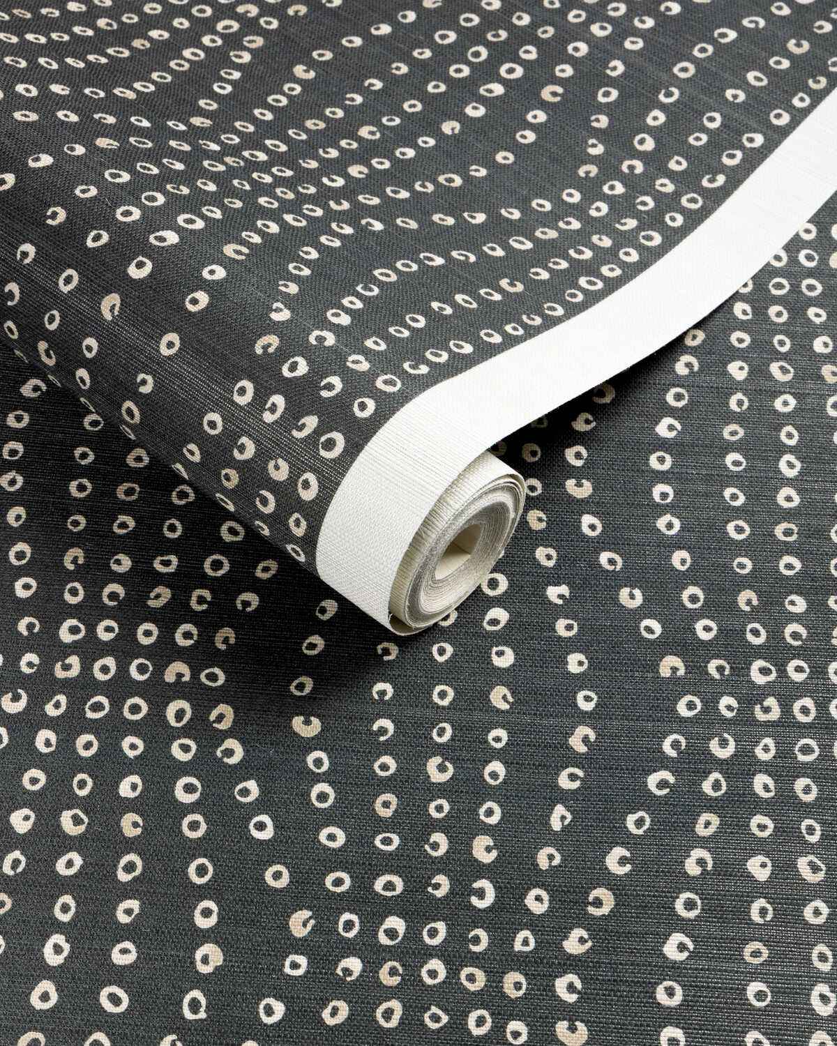 Puka-Ebony-Kravet-Couture-Wallpaper - KRAVET COUTURE Wallpaper