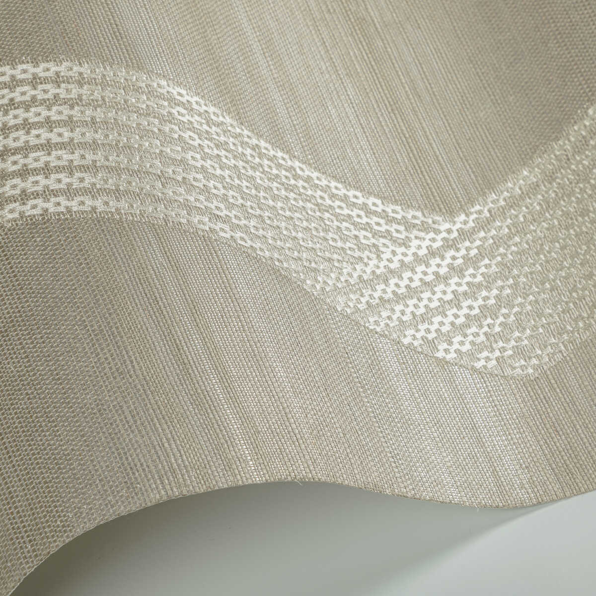 Chainlink Emb Sisal - Grey - KRAVET COUTURE Wallpaper