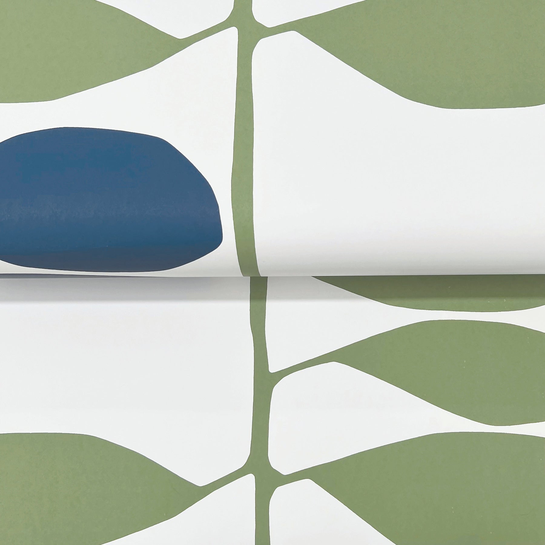 sculpted-vines-wallpaper-alpine-ultramarine-york-wallcoverings-zm2801