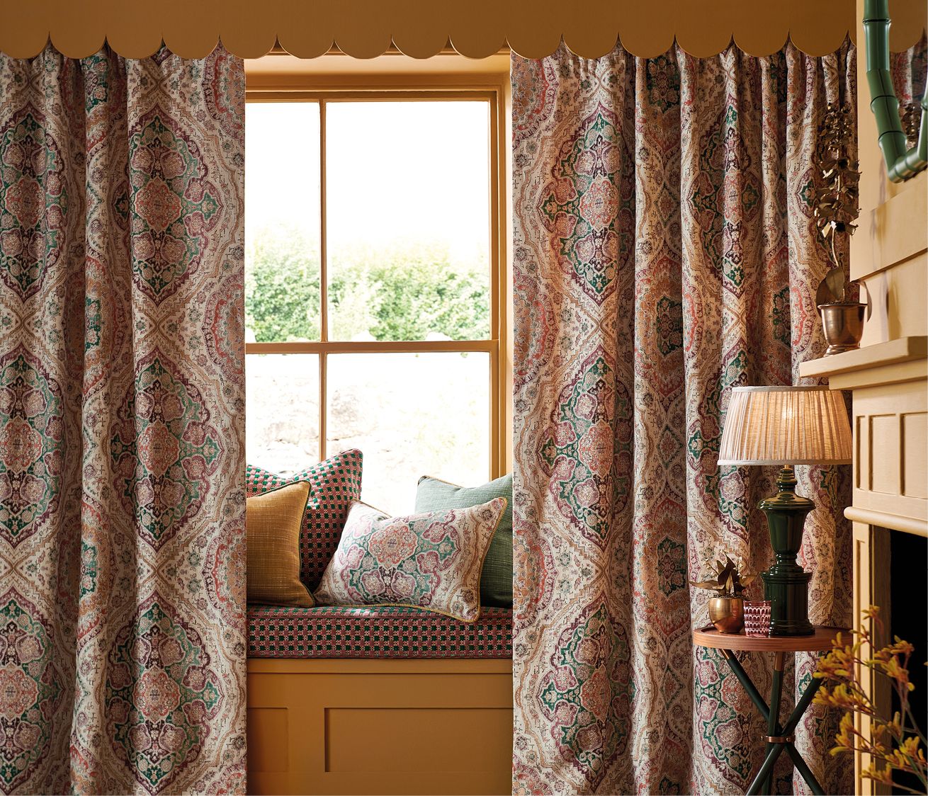 NC Farnaz Karabali Ochre/Eucalyptus - Nina Campbell - NCF4562-02 Fabric