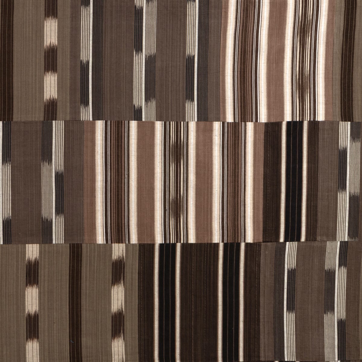 3763060-yacuma-petro-kravet-couture
