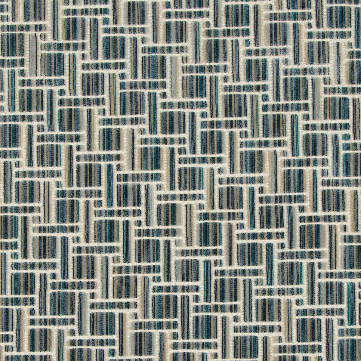 34792150-inside-tracks-peacock-kravet-couture