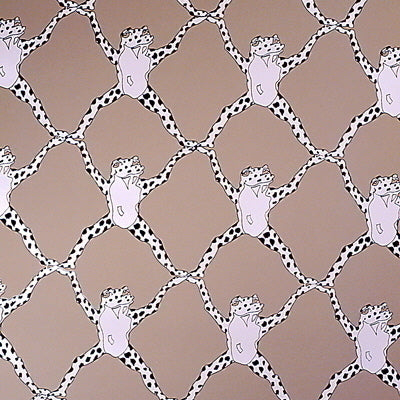 br-692308000-frog-treillage-on-vinyl-mushroom-brunschwig-fils - BRUNSCHWIG & FILS Wallpaper