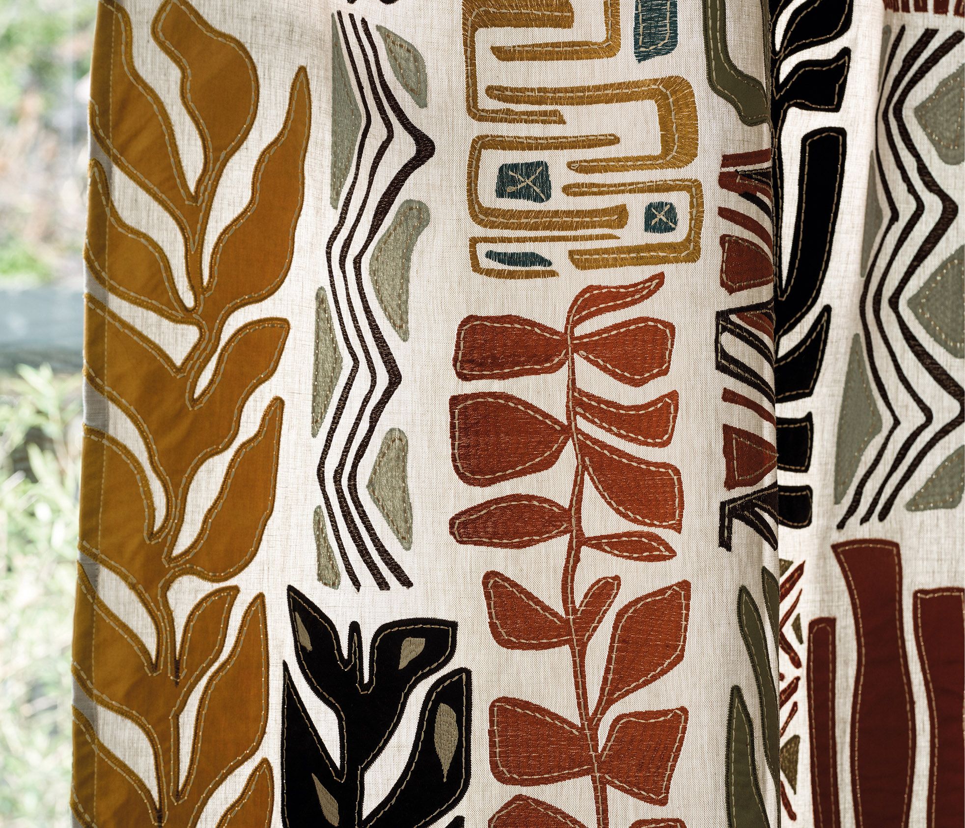 Santa Fe Totem Charcoal/Terracotta - Osborne & Little - F7950-01 Fabric