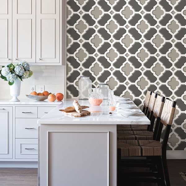 lido-grey-quatrefoil-wallpaper-york-wallcoverings-2744-24122