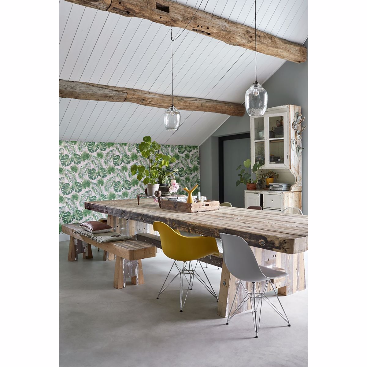 patti-light-green-leaves-wallpaper-york-wallcoverings-dd139013 - York Wallcoverings Wallpaper
