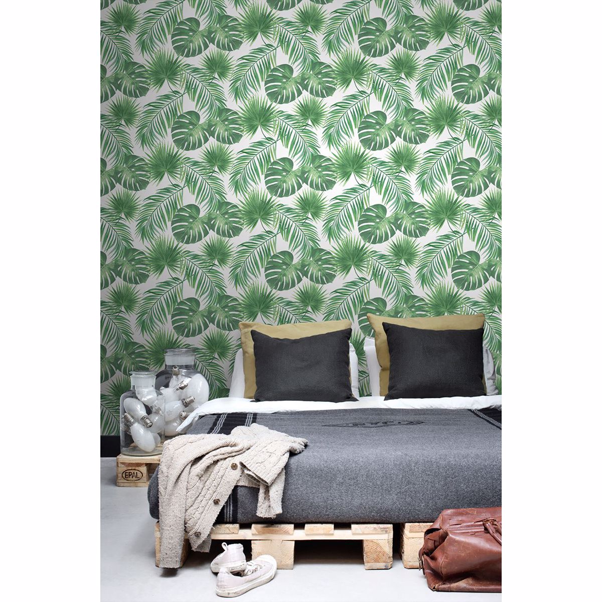 patti-light-green-leaves-wallpaper-york-wallcoverings-dd139013 - York Wallcoverings Wallpaper