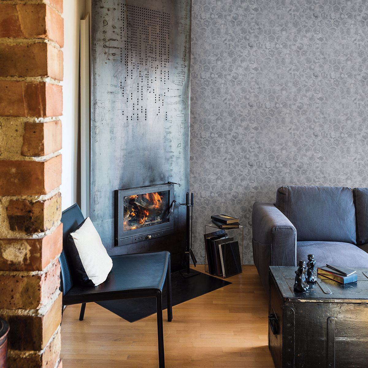 starling-pewter-honeycomb-wallpaper-york-wallcoverings-2927-00404