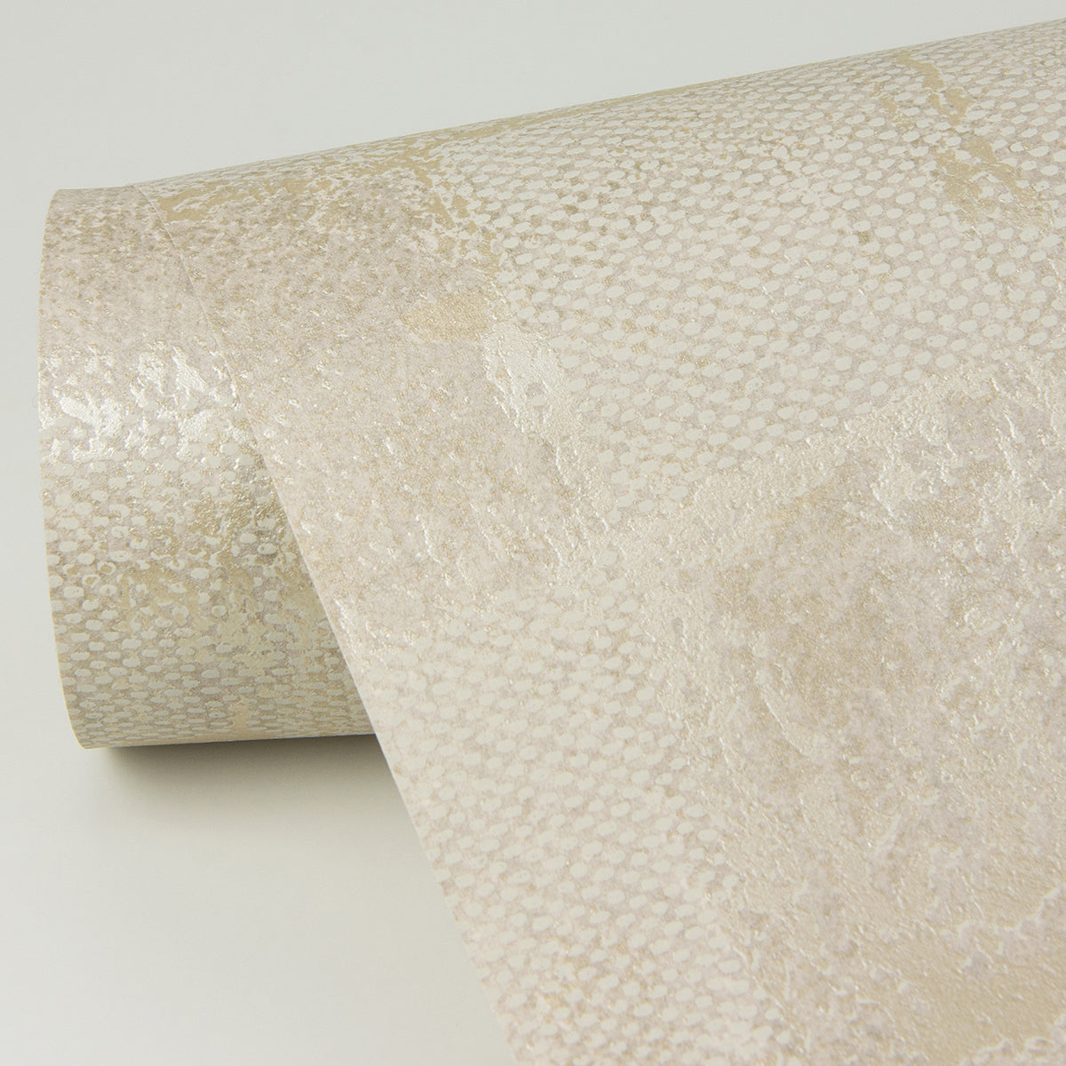 varak-gold-checkerboard-wallpaper-york-wallcoverings-4019-86422 - York Wallcoverings Wallpaper