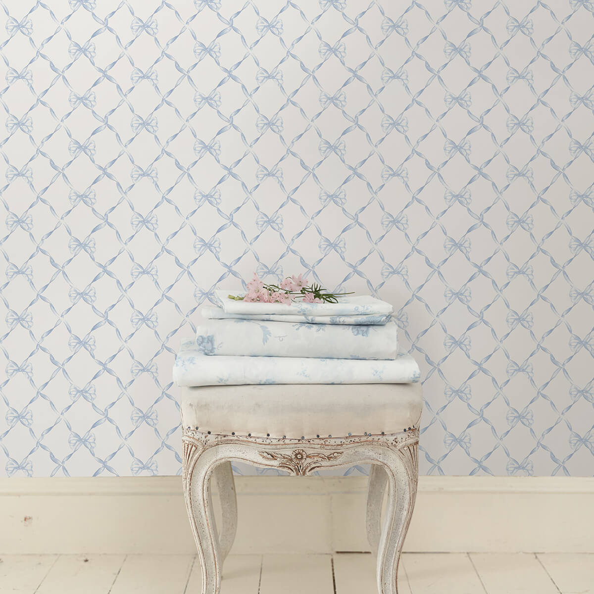 baby-bow-blue-bella-ribbon-ribbon-trellis-wallpaper-york-wallcoverings-ast4168 - York Wallpaper Wallpaper