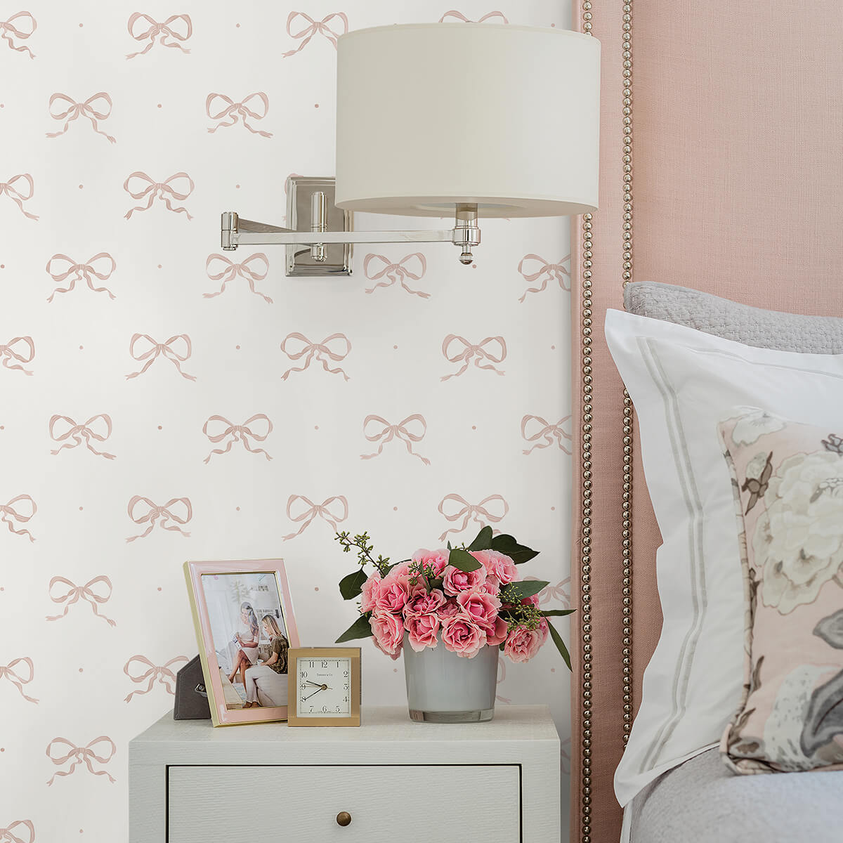 emma-petal-large-bow-wallpaper-york-wallcoverings-ast4354 - York Wallcoverings Papel pintado