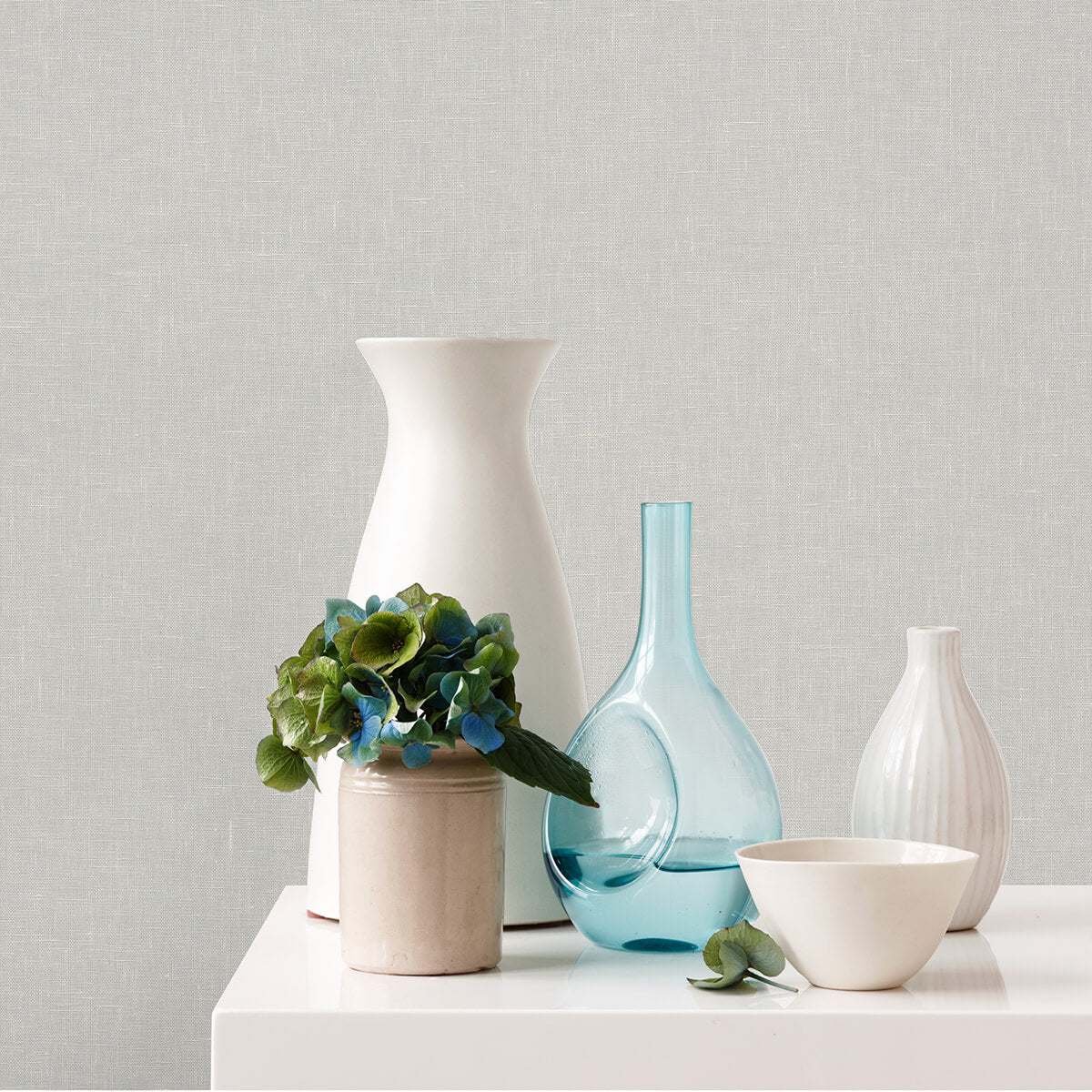donmei-light-grey-linen-wallpaper-york-wallcoverings-2972-86134 - York Wallcoverings Wallpaper