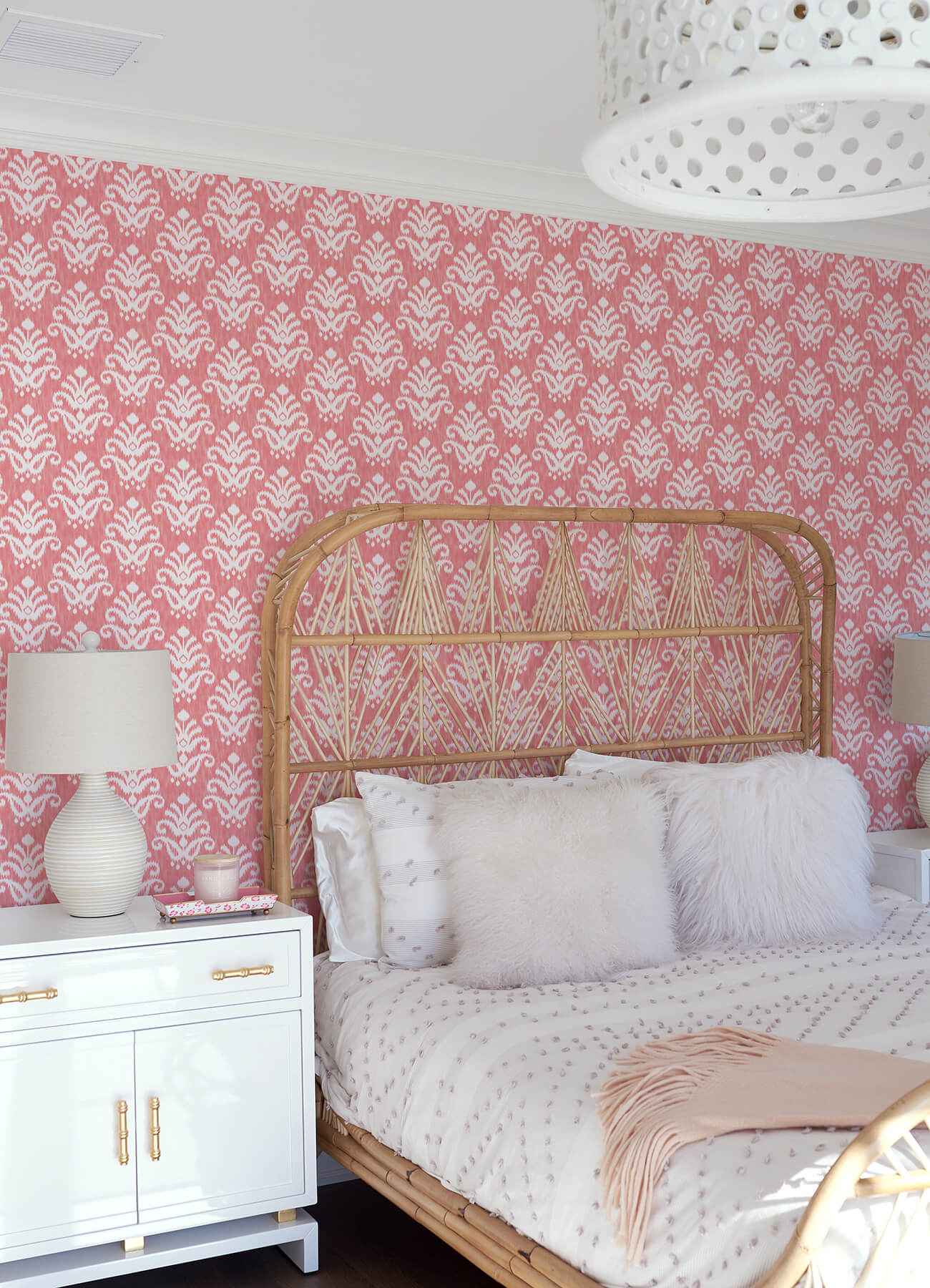 Keaton Coral Medallion Wallpaper - York Wallcoverings - 4081-26330 - York Wallcoverings Wallpaper