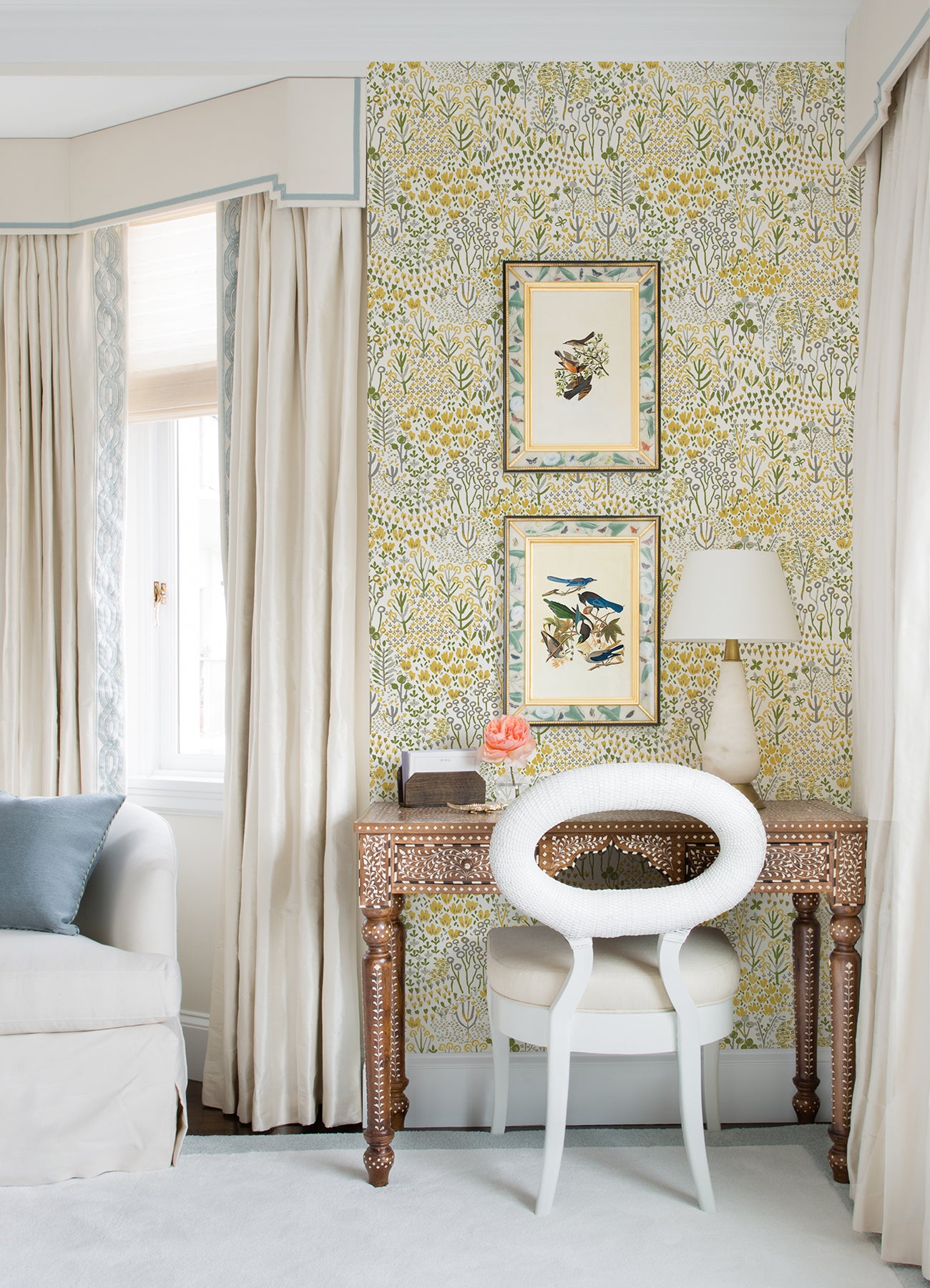 chilton-yellow-wildflowers-wallpaper-york-wallcoverings-4081-26348
