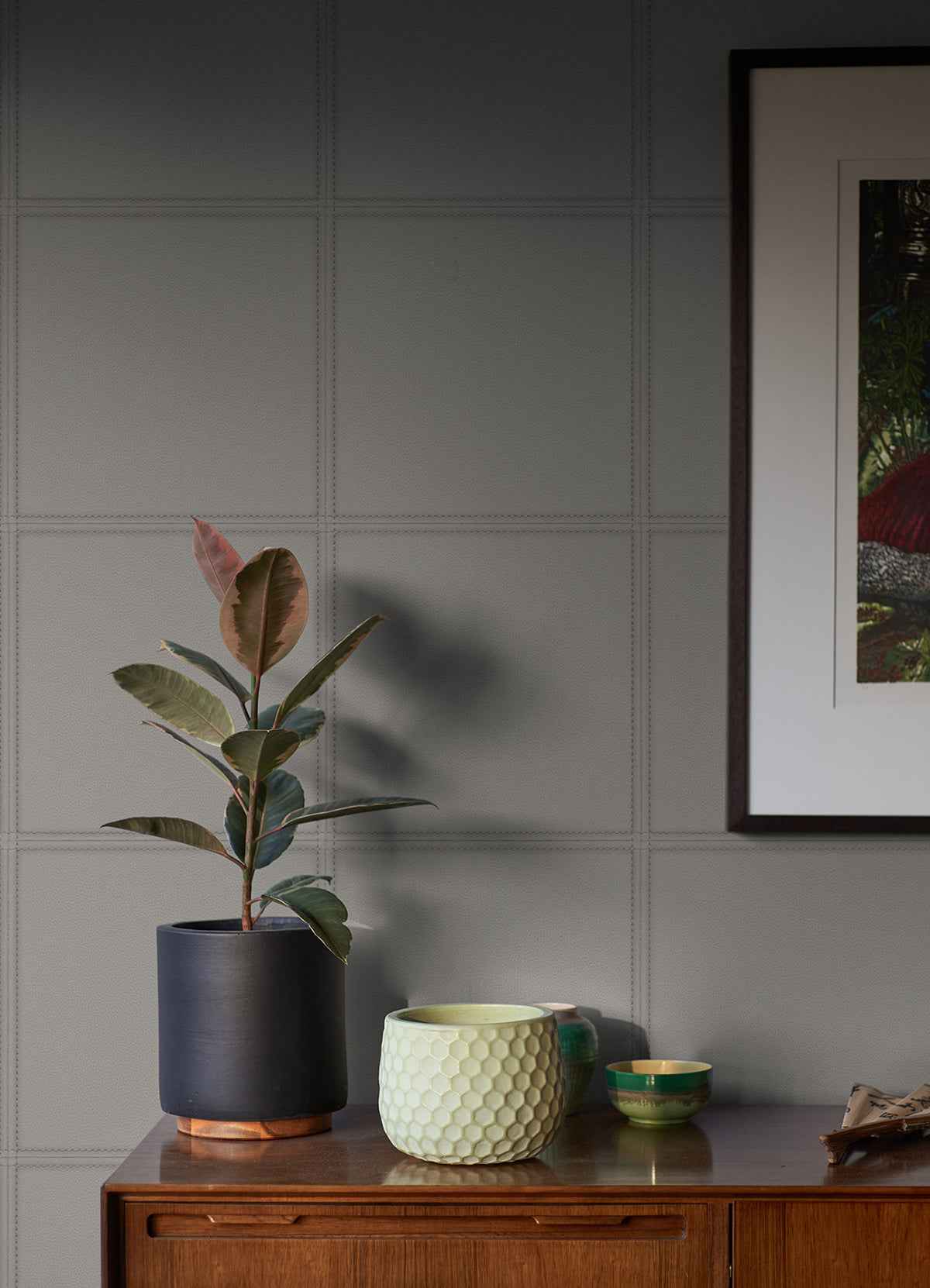 avenue-grey-leather-wallpaper-york-wallcoverings-4041-419009 - York Wallcoverings Wallpaper