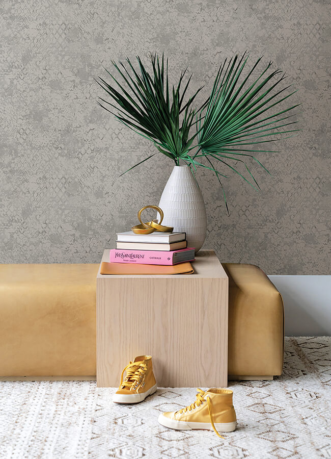 zilarra-light-grey-abstract-snakeskin-wallpaper-york-wallcoverings-4105-86616 - York Wallcoverings Papel pintado