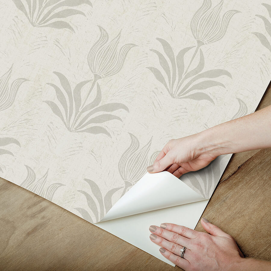 grey-parrot-tulip-peel-and-stick-wallpaper-york-wallcoverings-jhs5033 - York Wallcoverings Wallpaper