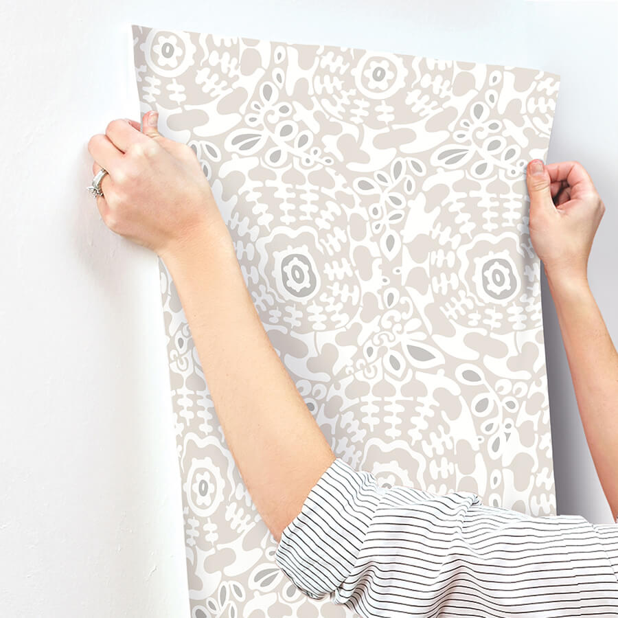 divine-grey-abstract-medallion-wallpaper-york-wallcoverings-4122-27038 - York Wallcoverings Wallpaper