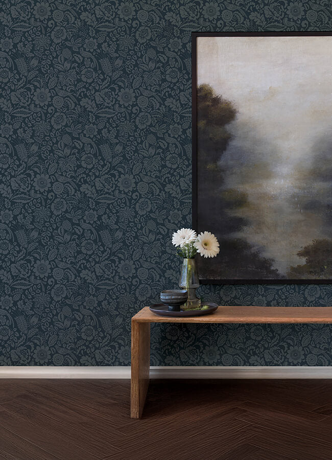 marta-navy-floral-trail-wallpaper-york-wallcoverings-4147-27360 - York Wallcoverings Papel pintado