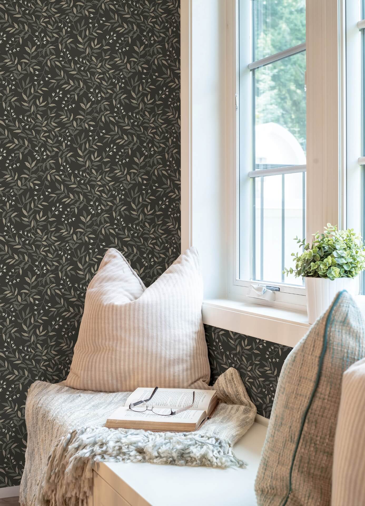 olivia-black-peel-and-stick-wallpaper-york-wallcoverings-nu6431 - York Wallcoverings Wallpaper