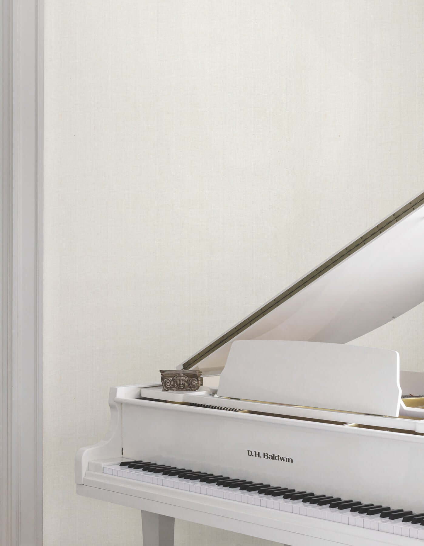 huri-white-wallpaper-york-wallcoverings-mx9604 - York Wallcoverings Wallpaper