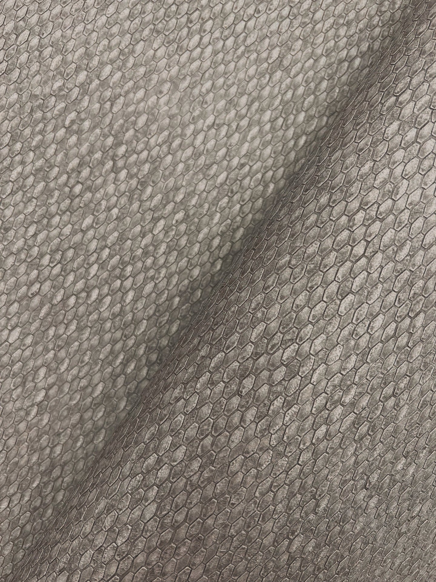 stretched-hexagons-wallpaper-dark-silver-york-wallcoverings-y6231106