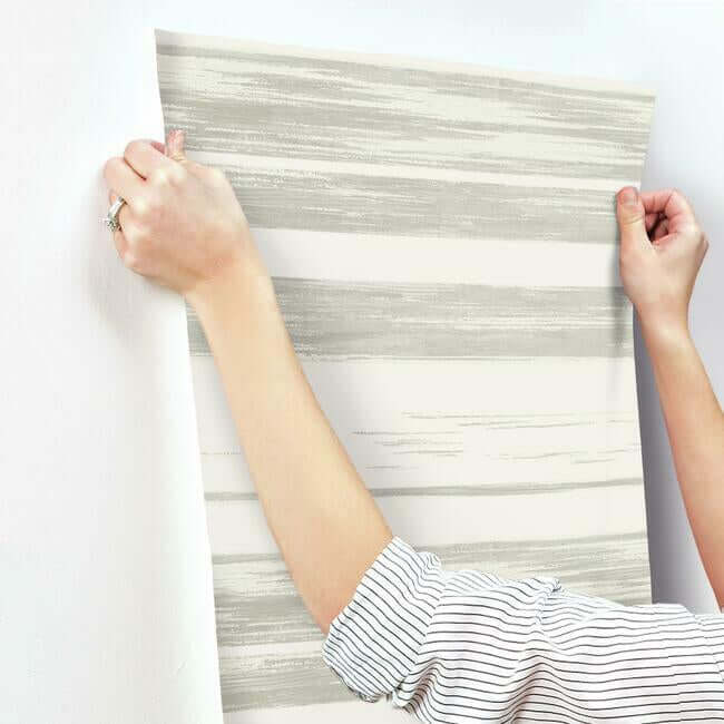 horizontal-dry-brush-white-grey-wallpaper-york-wallcoverings-kt2155 - York Wallpaper Wallpaper