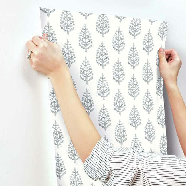 paisley-on-calico-wallpaper-grey-york-wallcoverings-fh4070 - York Wallcoverings Wallpaper