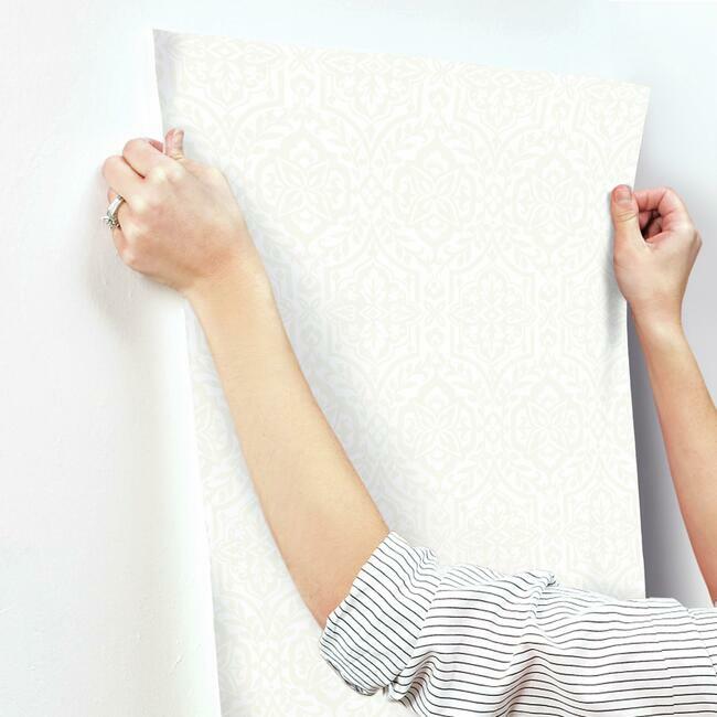 cathedral-damask-wallpaper-white-york-wallcoverings-dm5032 - York Wallcoverings Wallpaper