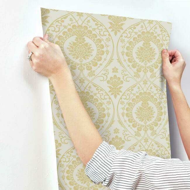 imperial-damask-off-white-gold-wallpaper-york-wallcoverings-dm4903 - York Wallcoverings Wallpaper