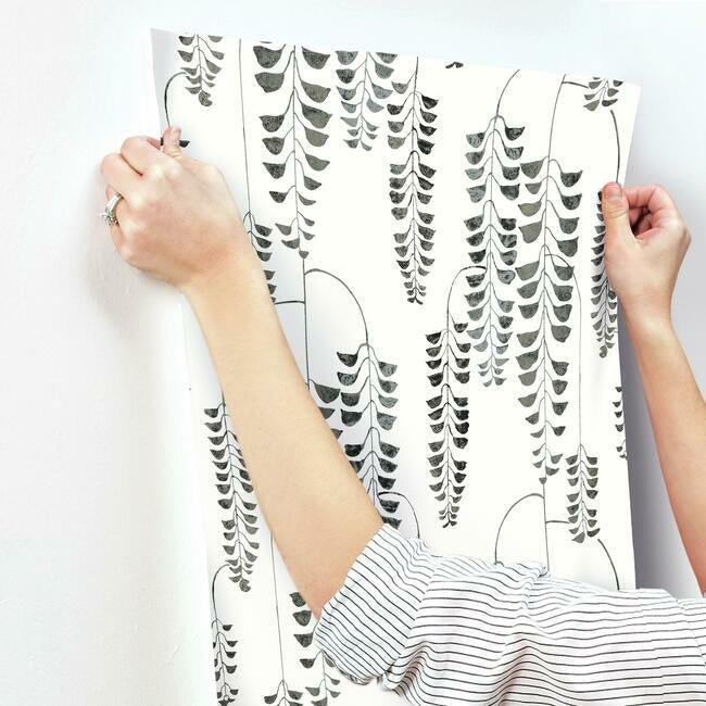 deco-wisteria-wallpaper-blackmetallic-york-wallcoverings-bw3943 - York Wallcoverings Wallpaper