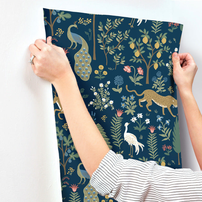 menagerie-wallpaper-navy-york-wallcoverings-rp7304