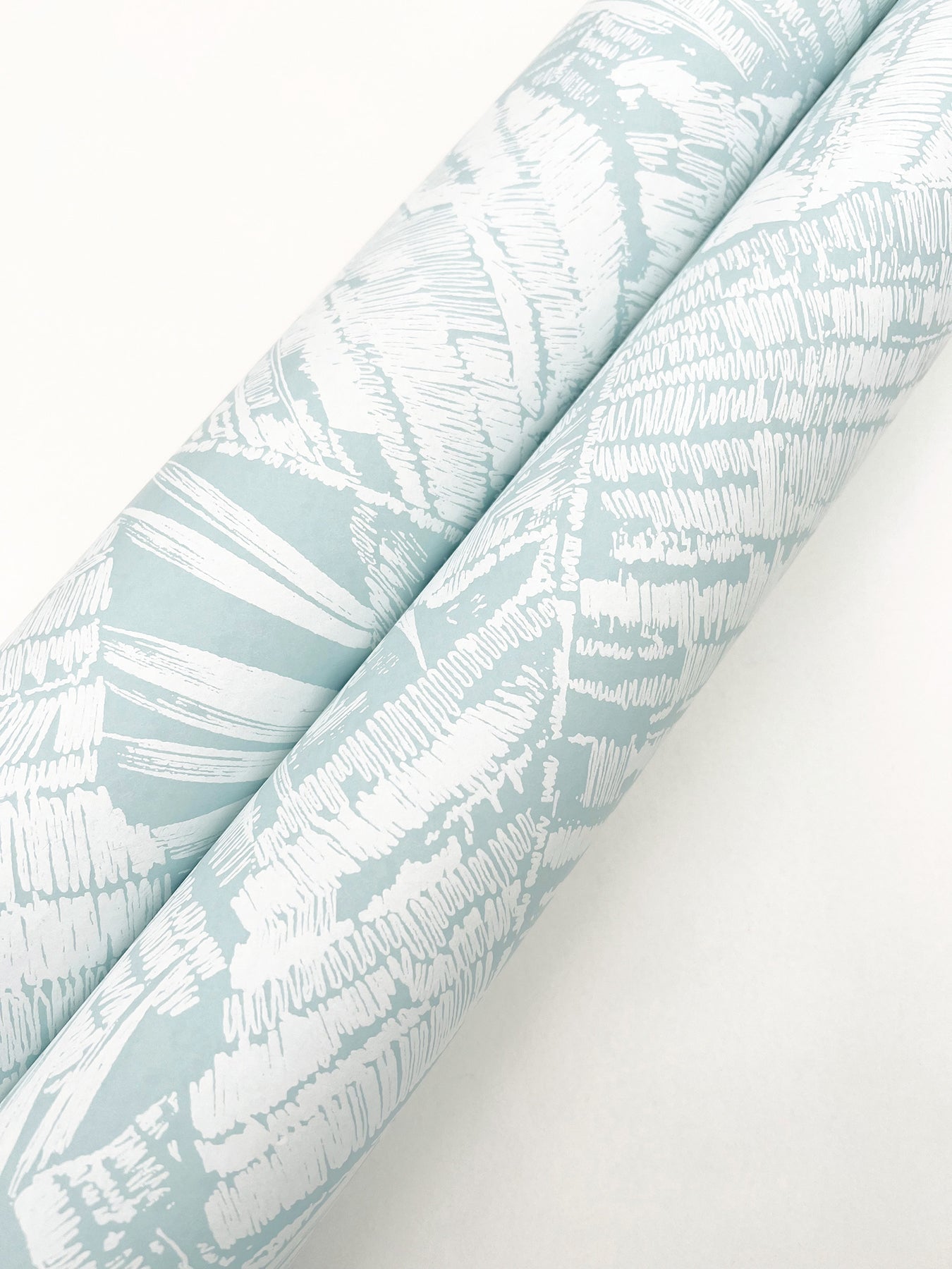 palm-cove-toile-wallpaper-whiteblue-york-wallcoverings-rt7925 - York Wallcoverings Wallpaper