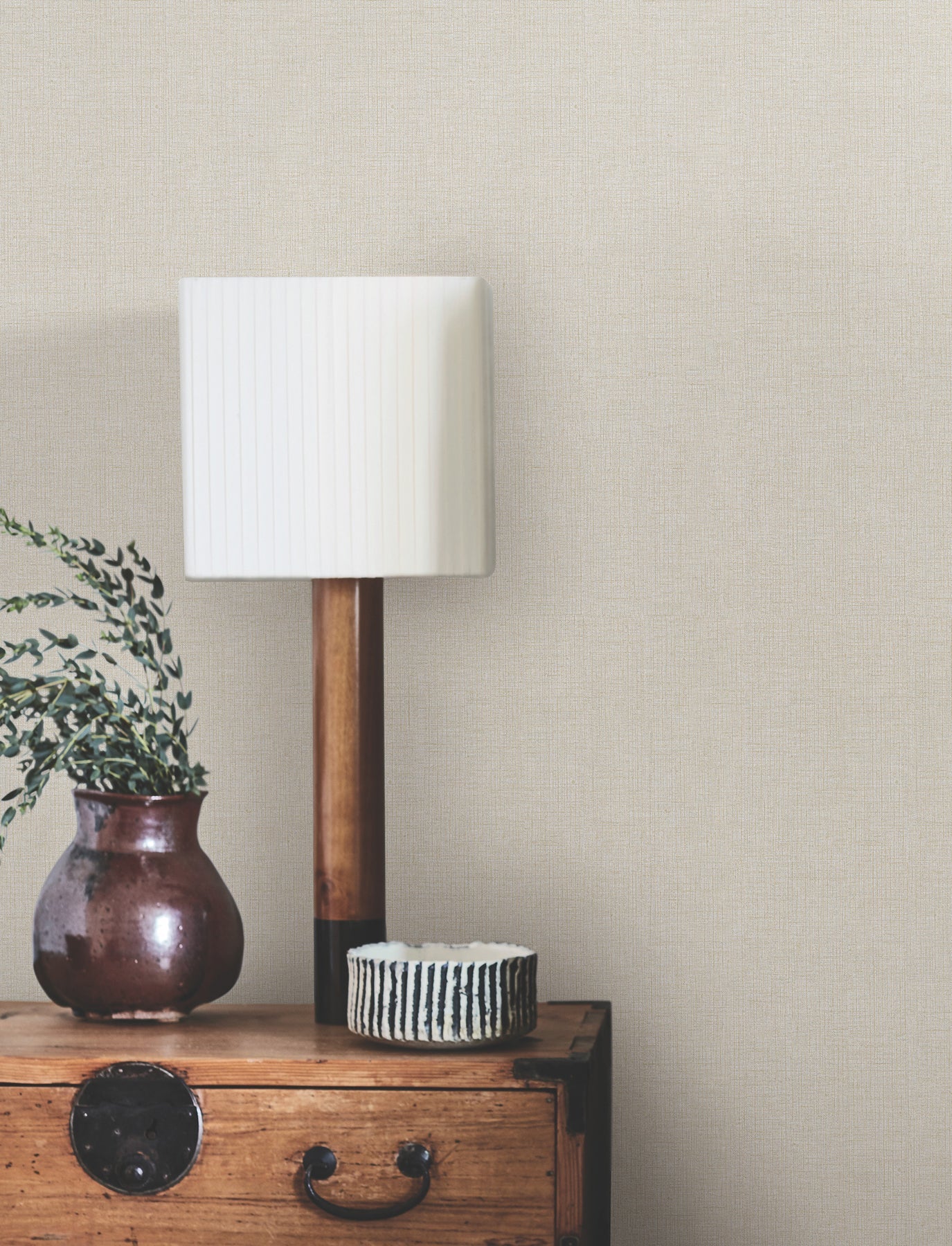 hardy-linen-high-performance-vinyl-wallpaper-powder-sand-york-wallcoverings-ud2554n