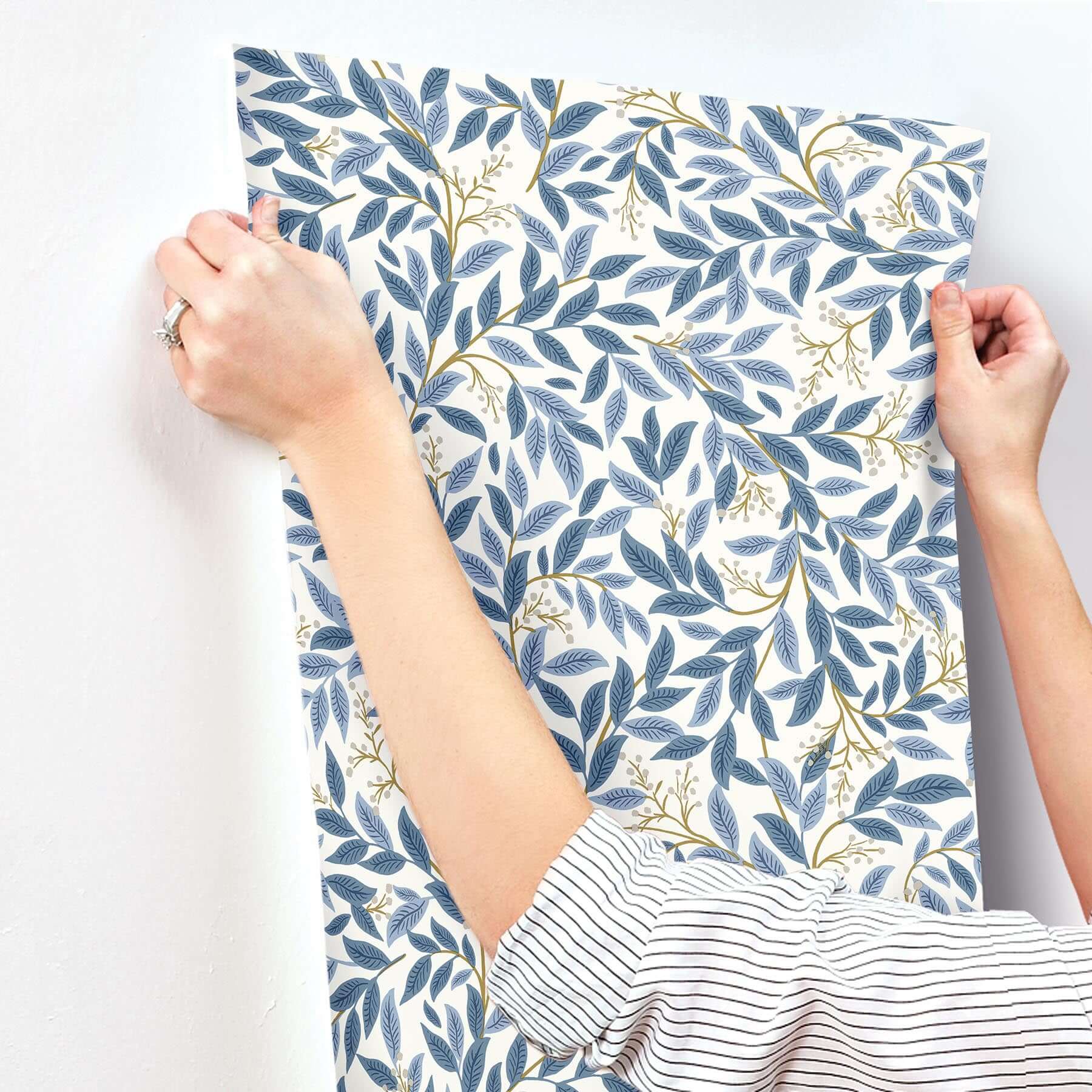 willowberry-wallpaper-blue-white-york-wallcoverings-rf7461 - York Wallcoverings Wallpaper