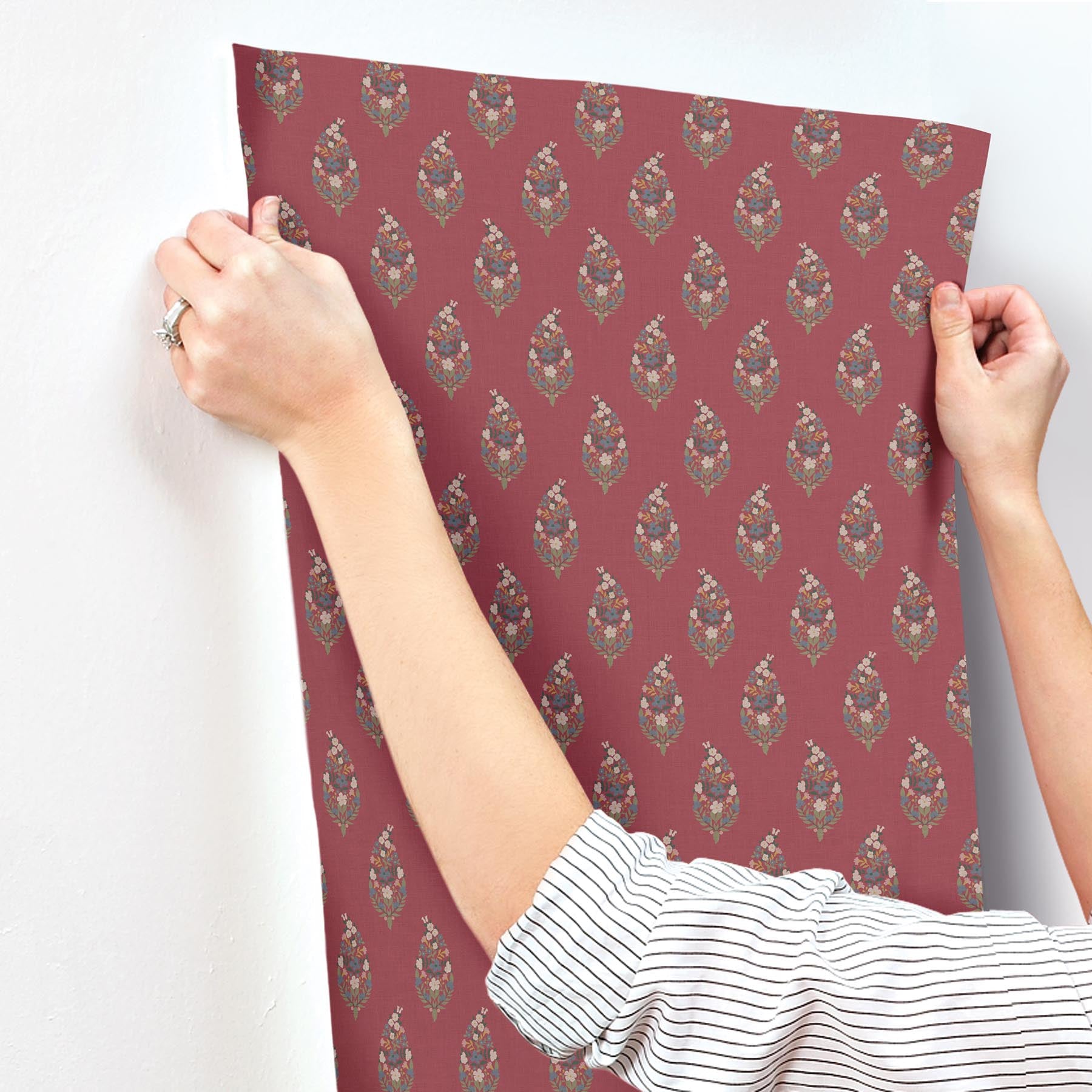 paisley-wallpaper-burgundy-york-wallcoverings-rf7475 - York Wallcoverings Wallpaper