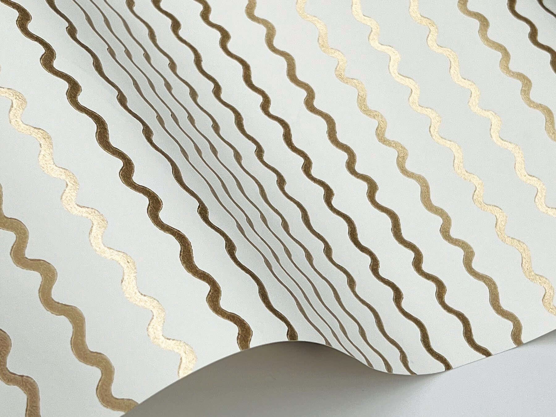 rickrack-wallpaper-gold-york-wallcoverings-rf7551 - York Wallcoverings Wallpaper