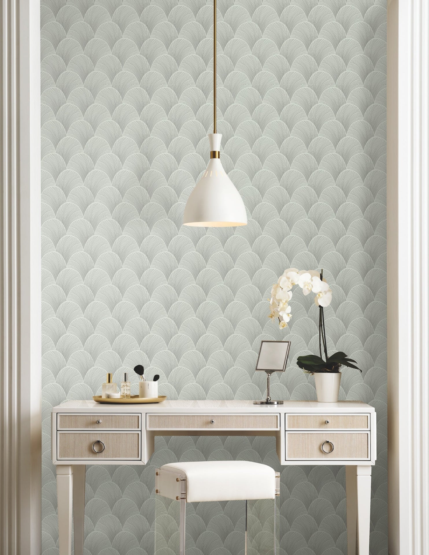 metallic-scallop-wallpaper-light-green-york-wallcoverings-nt6106