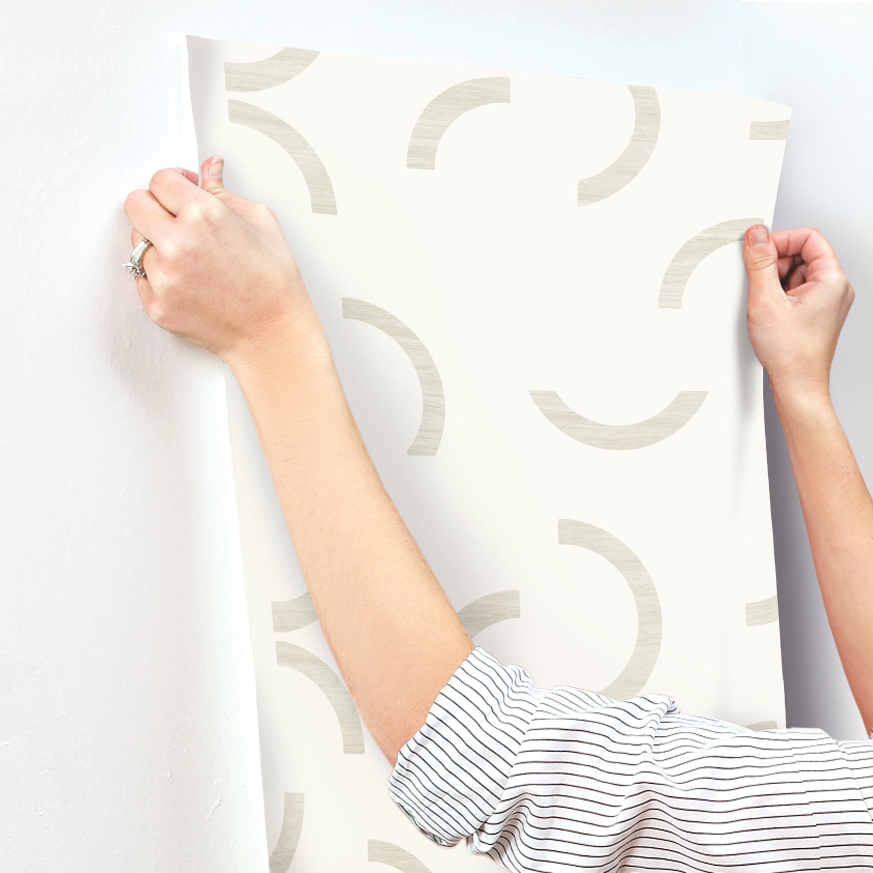 lunula-wallpaper-ivory-york-wallcoverings-fm1025